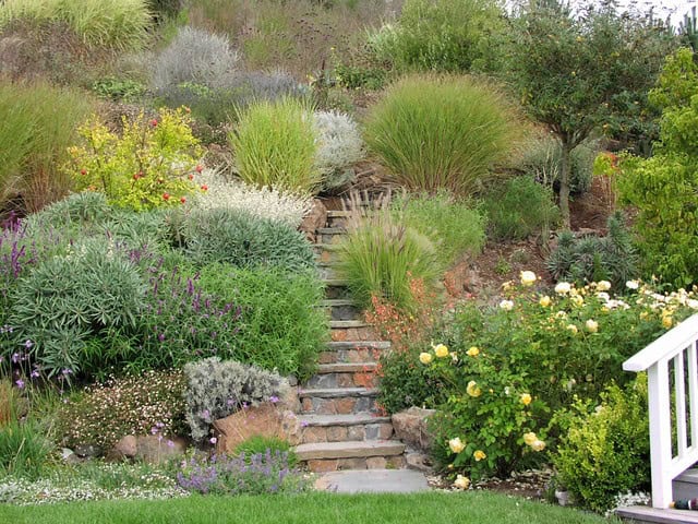 16 Beautiful Courtyards With Stone Stairs That You Would Love To Have 2