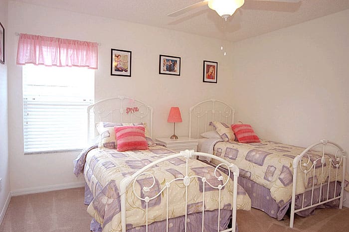 20 Fascinating Child's Rooms With Identical Beds Designs For Twins 20