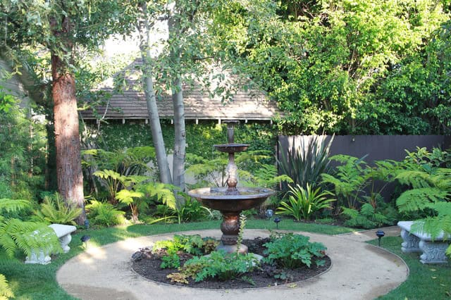 19 Brilliant Tiered Fountain Design To Enhance The Look Of Your Courtyard 5