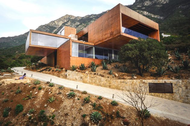 The Contemporary Narigua House in Mexico by P+0 Architecture