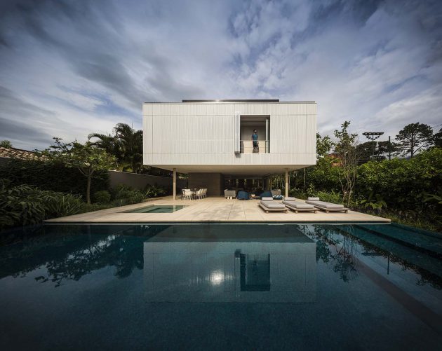 The Fabulous White House By Studio MK27 in Brazil (8)