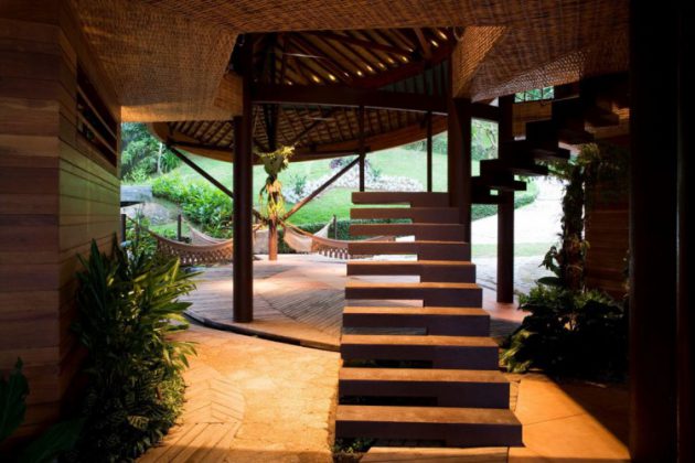 The Spectacular Leaf House by Mareines + Patalano Arquitetura In Brazil