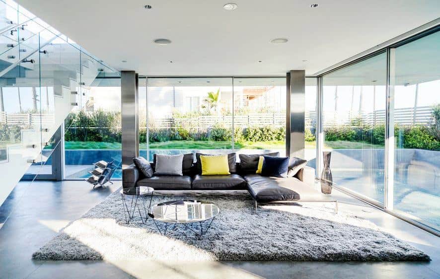 20 Spectacular Interiors With Floor-To-Ceiling Windows That Offer Incredible Views 1