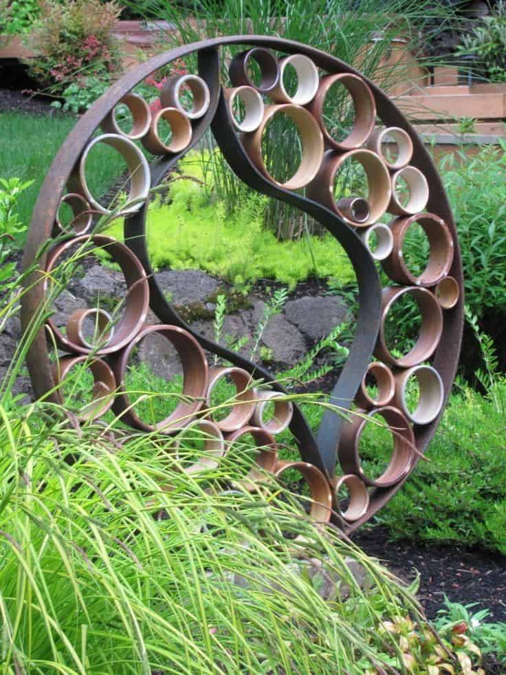 19 Creative DIY Rusted Metal Projects To Beautify Your Yard 10