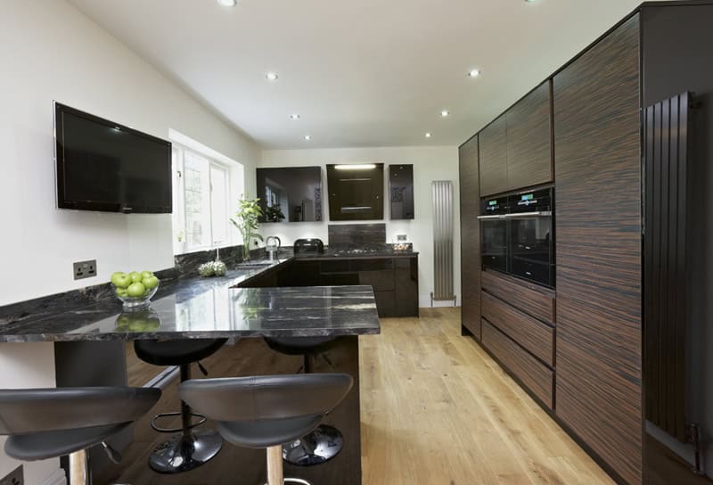 17 Flooring Options For Dark Kitchen Cabinets 10