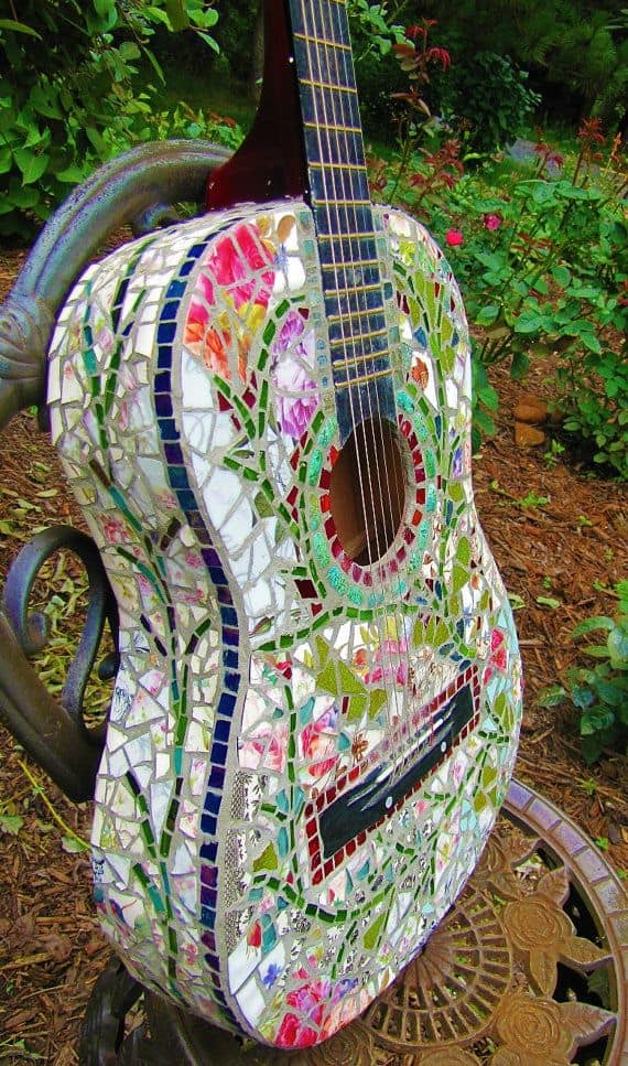 21 Magnificent DIY Mosaic Garden Decorations For Your Inspiration