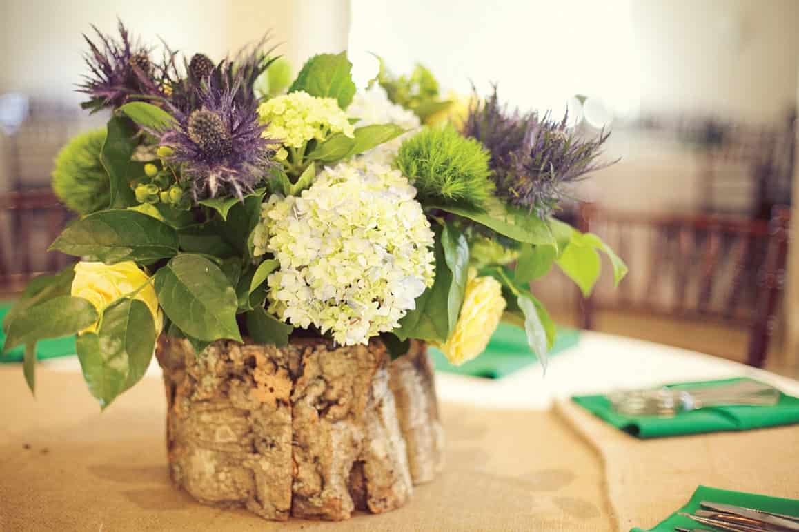 17 Awe-Inspiring Log Centerpiece Designs To Adorn Your Dining Table 17 Awe-Inspiring Log Centerpiece Designs To Adorn Your Dining Table