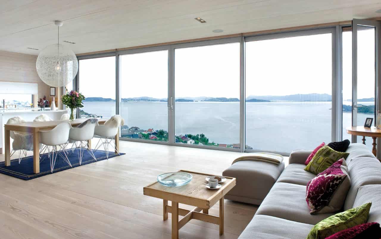 20 Spectacular Interiors With Floor-To-Ceiling Windows That Offer Incredible Views 14