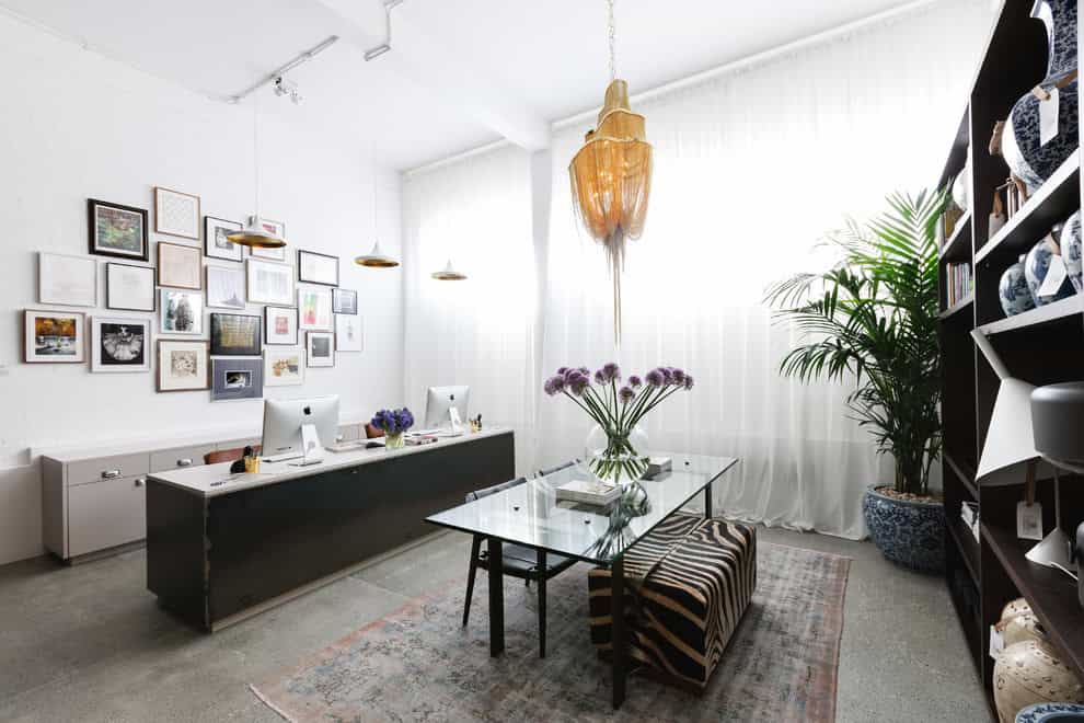 18 Beautiful Home Office Designs With Feminine Allure 18 Beautiful Home Office Designs With Feminine Allure