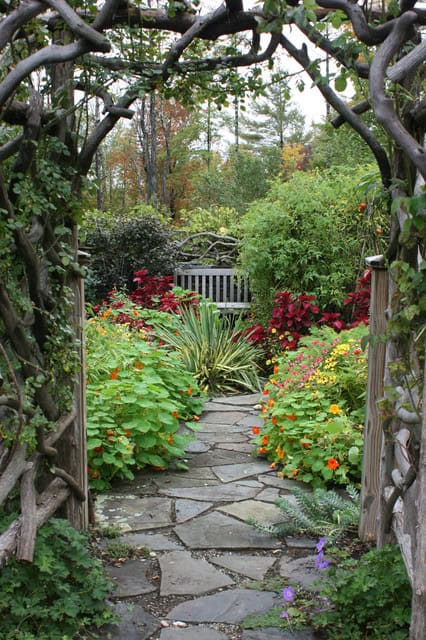 18 Creative Garden Path Ideas That You Can Easily Make