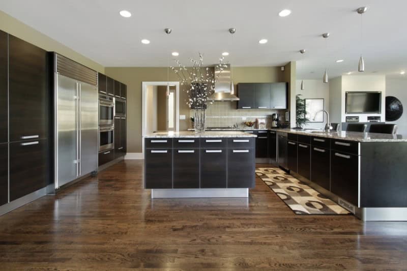 17 Flooring Options For Dark Kitchen Cabinets 2