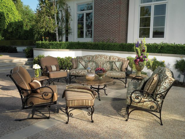 20 Beautiful Outdoor Living Room Designs That Will Delight You