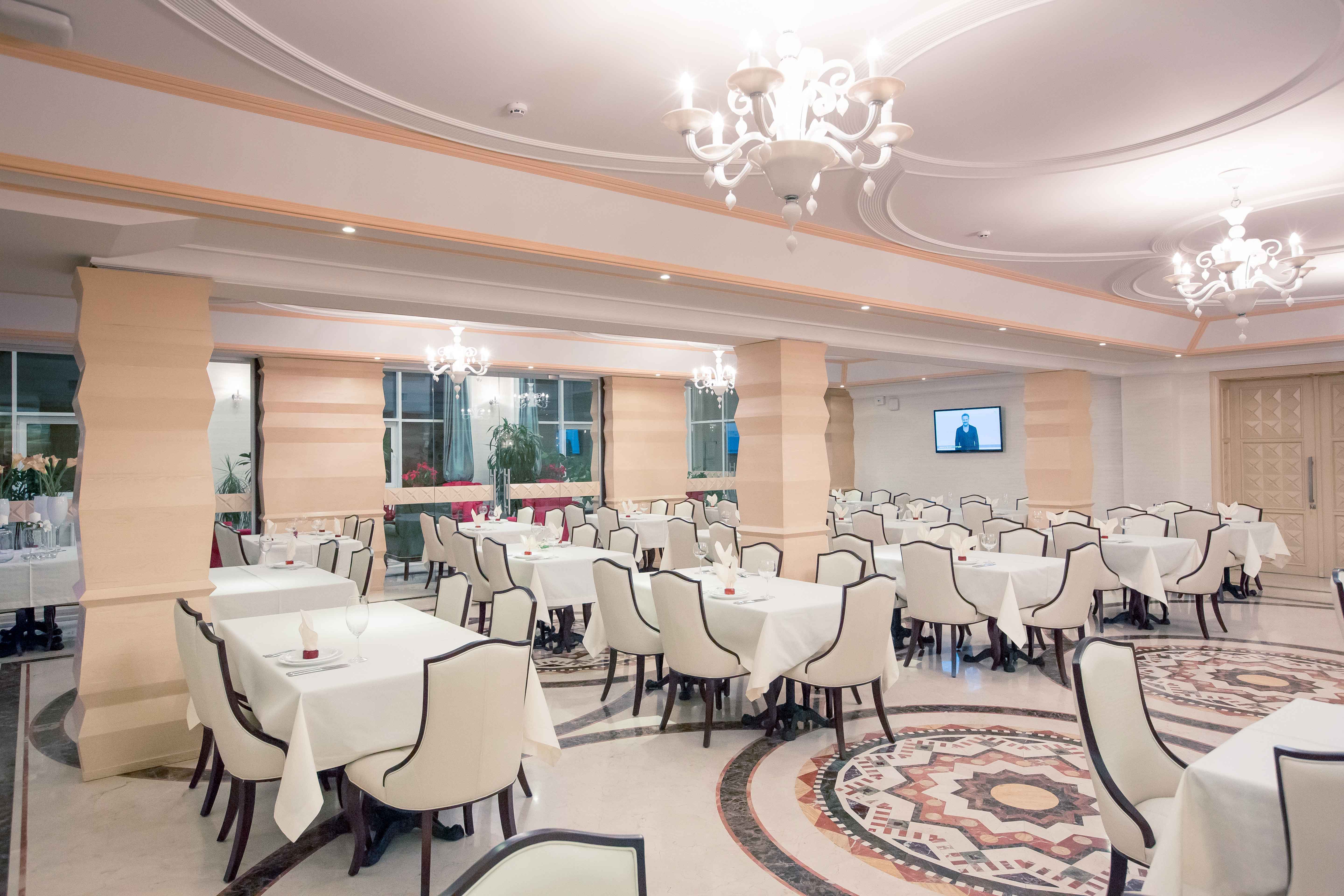 Modern Hotel, Carpathians, Skhidnytsia Photo: Volodymyr Shurubura