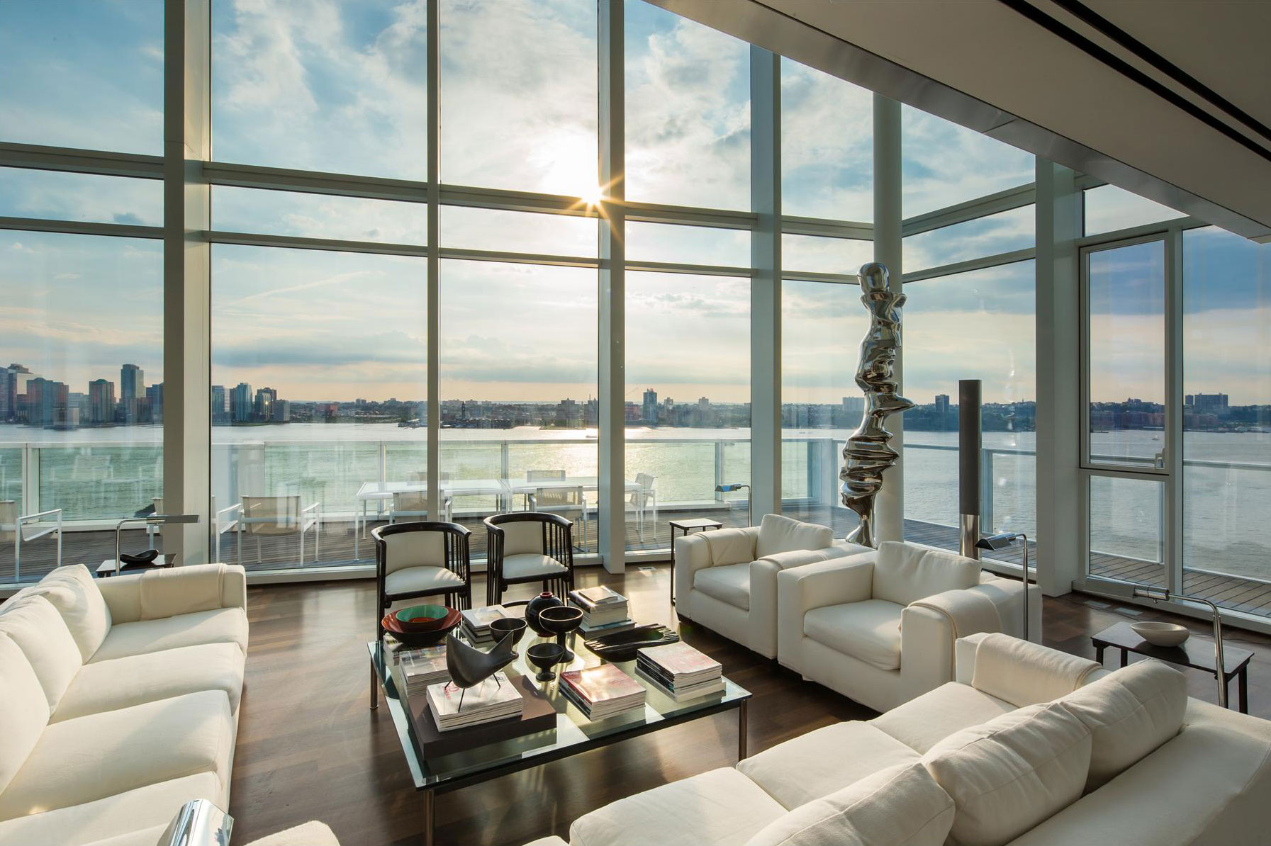 20 Spectacular Interiors With Floor-To-Ceiling Windows That Offer Incredible Views 3