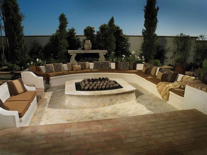 20 Beautiful Outdoor Living Room Designs That Will Delight You 3