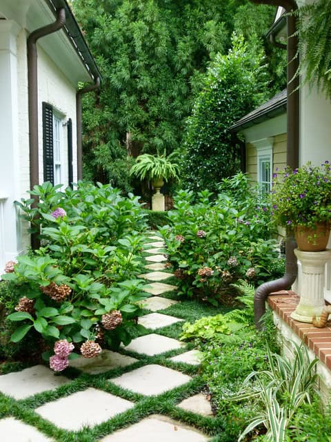 18 Creative Garden Path Ideas That You Can Easily Make