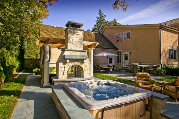 17 Fascinating Outdoor Jacuzzi Designs That Will Take Your Breath Away