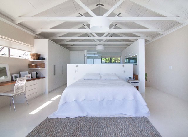 19 Fascinating Bedroom Designs With Exposed Beams That Will Delight You 5