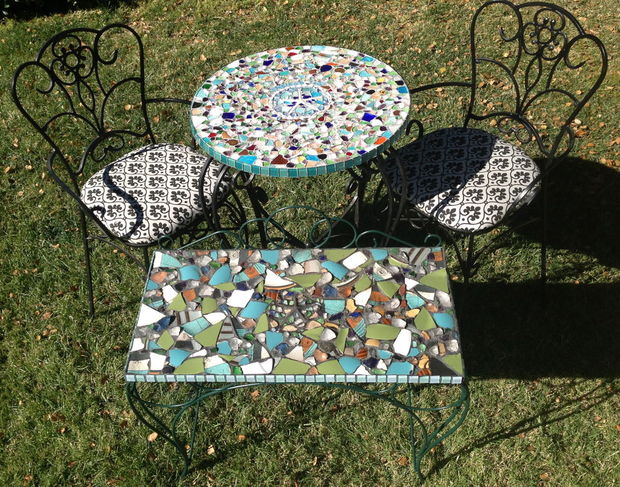 21 Magnificent DIY Mosaic Garden Decorations For Your Inspiration