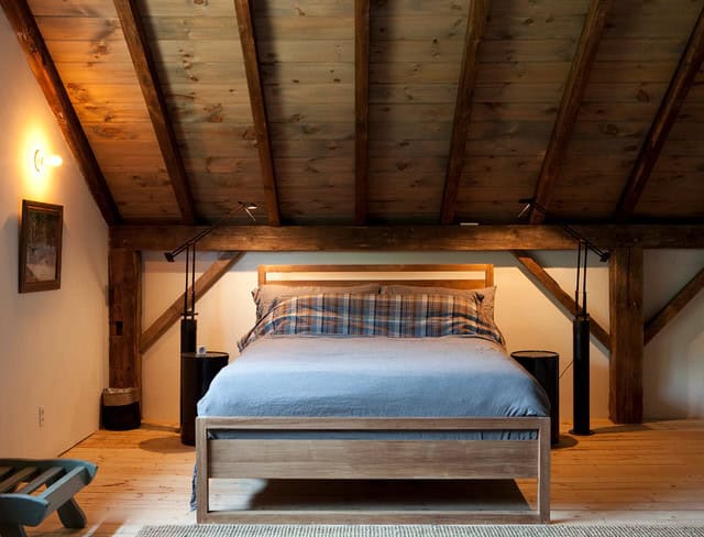 19 Fascinating Bedroom Designs With Exposed Beams That Will Delight You 6