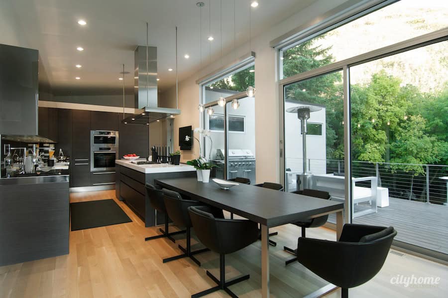 20 Spectacular Interiors With Floor-To-Ceiling Windows That Offer Incredible Views 7