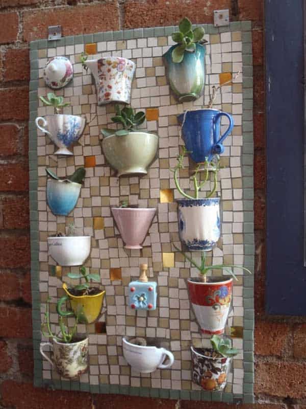 21 Magnificent DIY Mosaic Garden Decorations For Your Inspiration