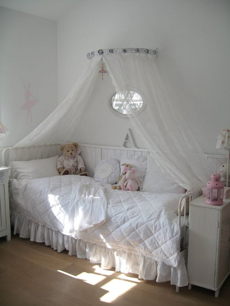 16 Classy Girl's Room Designs In French Style 7