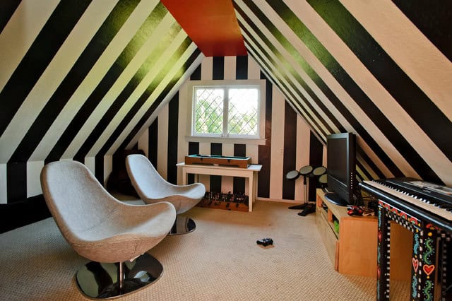 16 Adorable Attic Child's Room Designs That Will Attract Your Attention 8