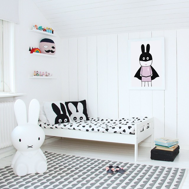 14 Surprisingly Amazing Black & White Child's Room Designs 9