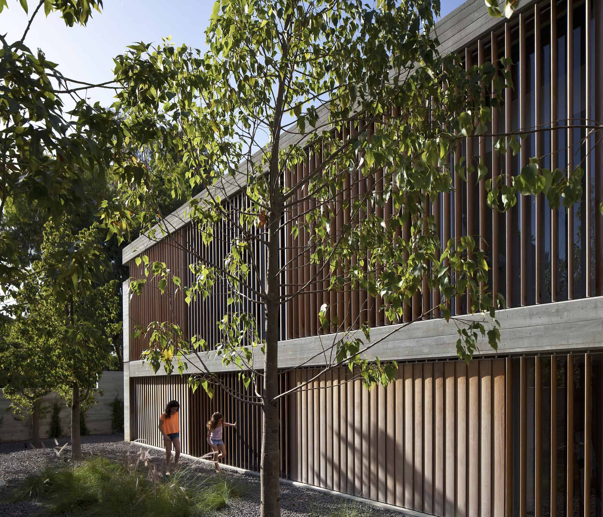 A House For An Architect in Israel by Pitsou Kedem Architects A House For An Architect in Israel by Pitsou Kedem Architects (1)