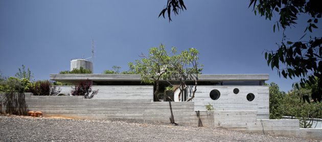 A House For An Architect in Israel by Pitsou Kedem Architects (10)