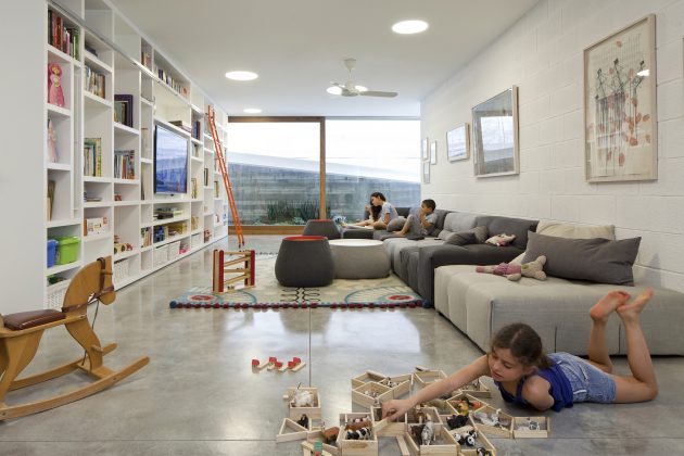 A House For An Architect in Israel by Pitsou Kedem Architects