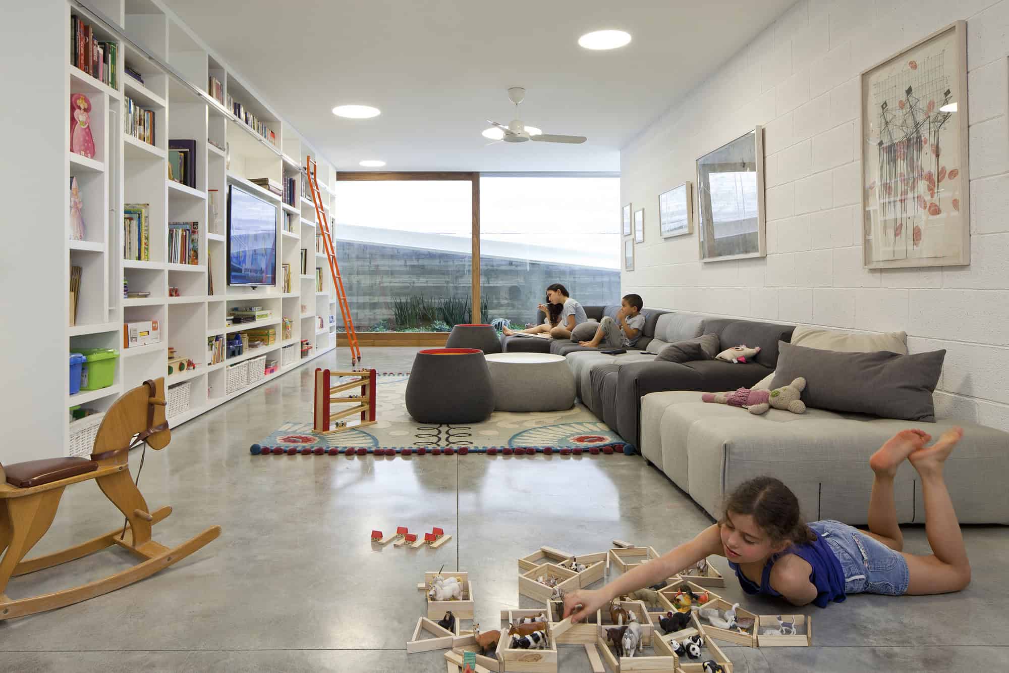 A House For An Architect in Israel by Pitsou Kedem Architects A House For An Architect in Israel by Pitsou Kedem Architects (4)