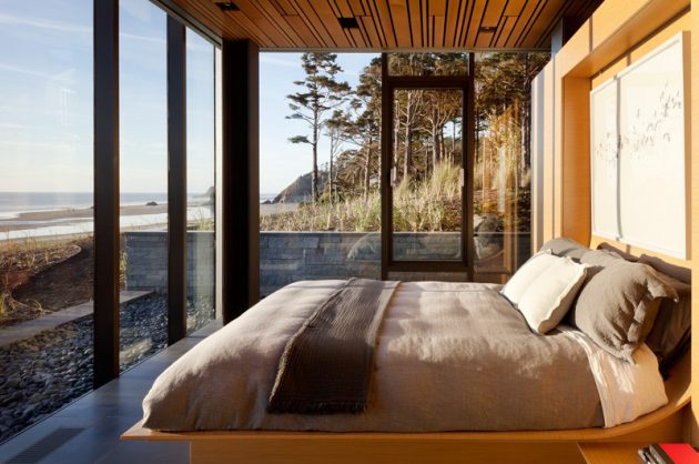 Finley Beach House - A Transparent Beachfront Residence By Bora Architects In Oregon (10)
