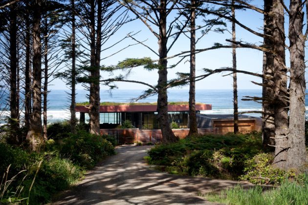 Finley Beach House - A Transparent Beachfront Residence By Bora Architects In Oregon (11)