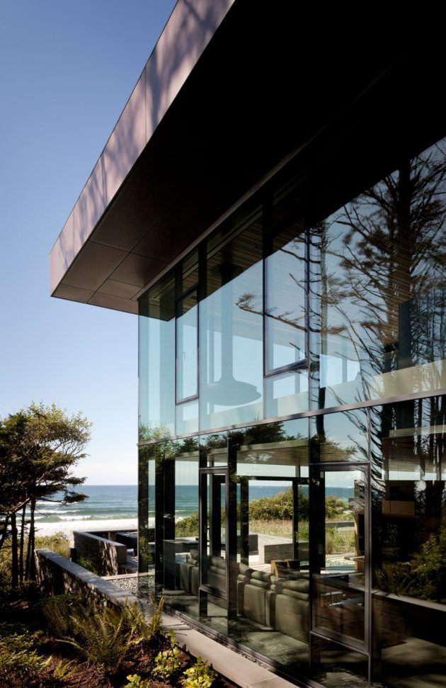 Finley Beach House - A Transparent Beachfront Residence By Bora Architects In Oregon (14)