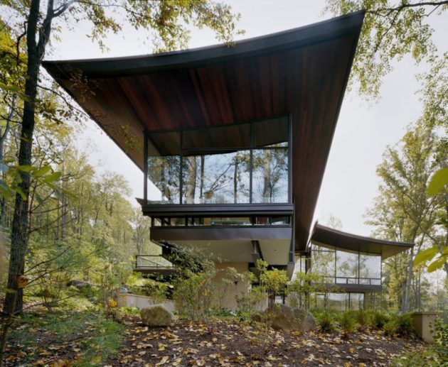 The Striking Blue Ridge Residence by Voorsanger Architects in Virginia, USA (1)