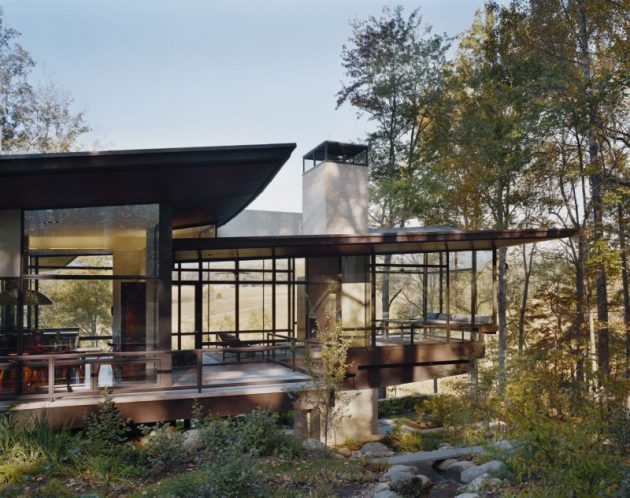 The Striking Blue Ridge Residence by Voorsanger Architects in Virginia, USA (4)