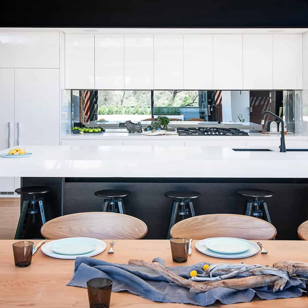 The Warrandyte House in Melbourne by Alexandra Buchanan Architecture The Warrandyte House in Melbourne by Alexandra Buchanan Architecture (11)