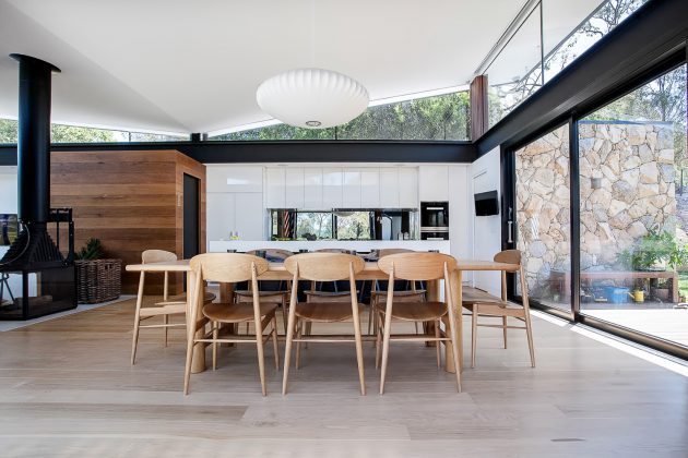 The Warrandyte House in Melbourne by Alexandra Buchanan Architecture (5)