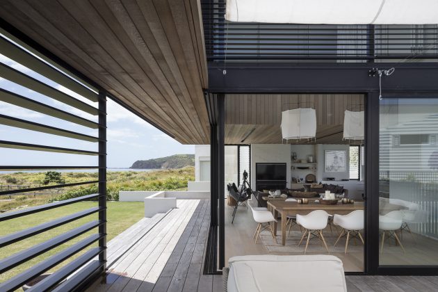 Tuatua House in New Zealand by Julian Guthrie (5)