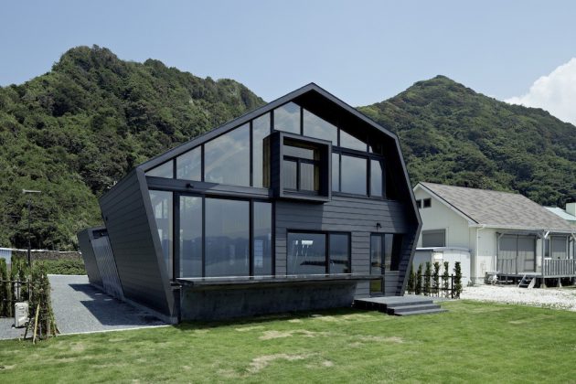 Villa SSK by Takeshi Hirobe Architects in Chiba, Japan (2)