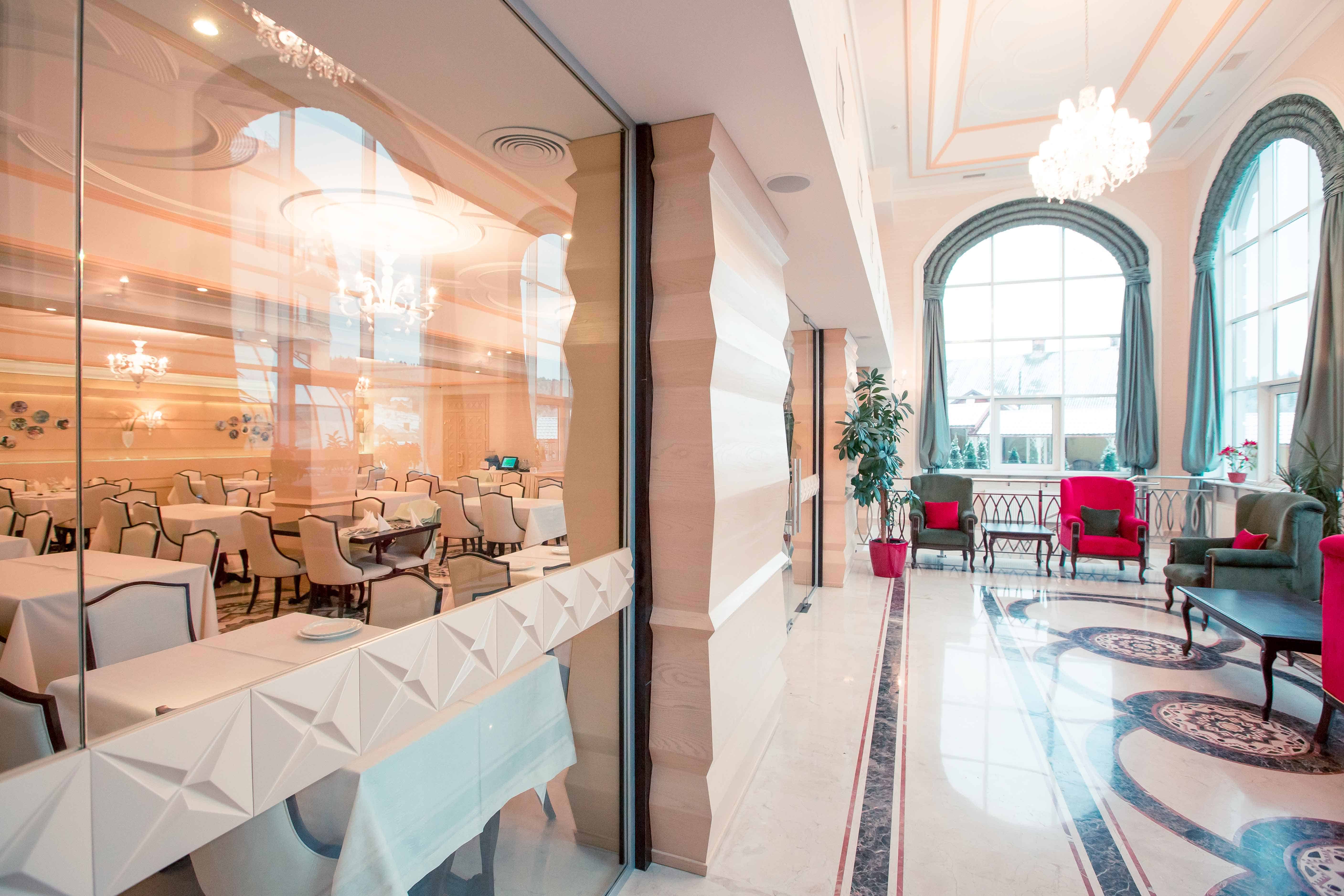 Modern Hotel, Carpathians, Skhidnytsia Photo: Volodymyr Shurubura