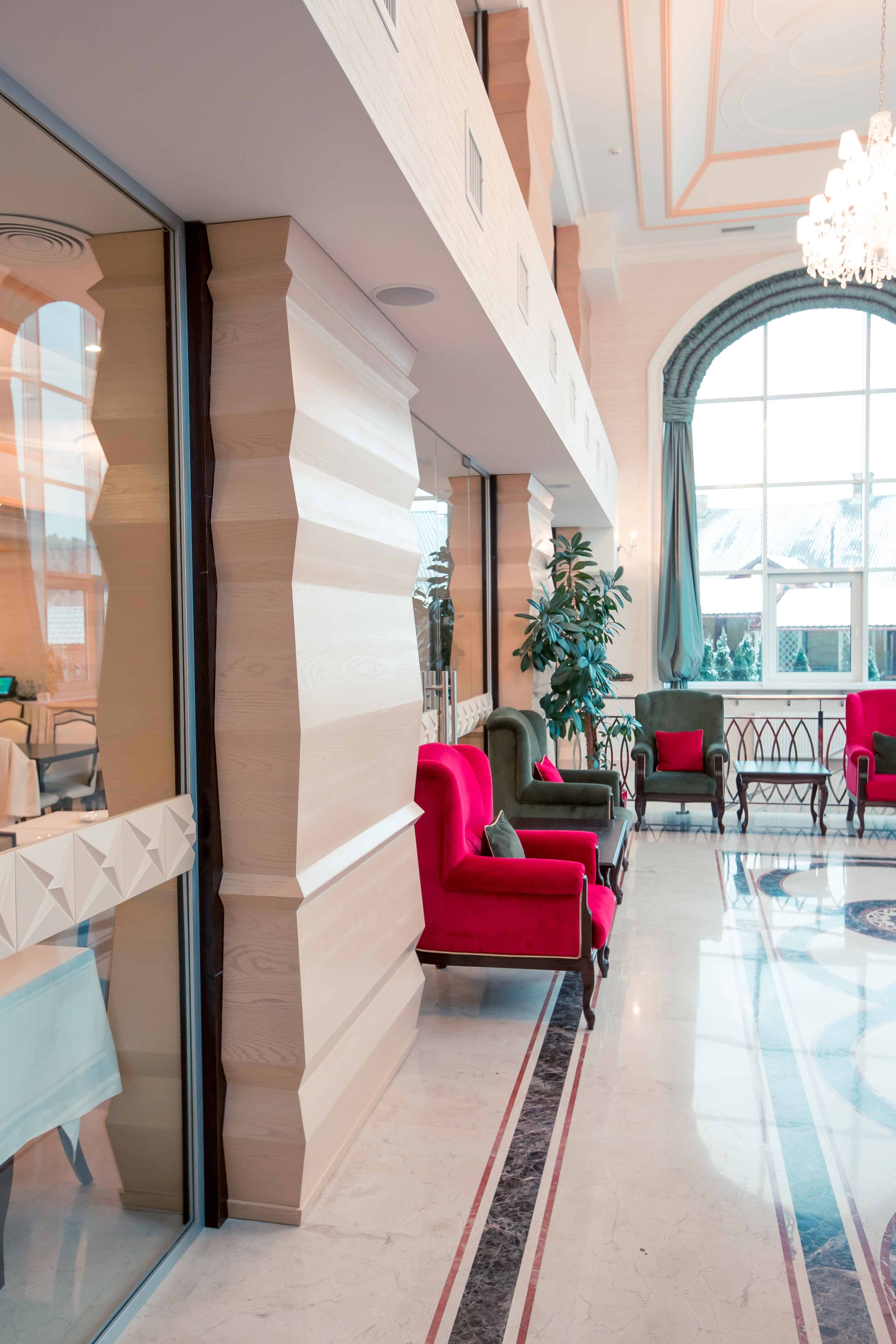 Modern Hotel, Carpathians, Skhidnytsia Photo: Volodymyr Shurubura