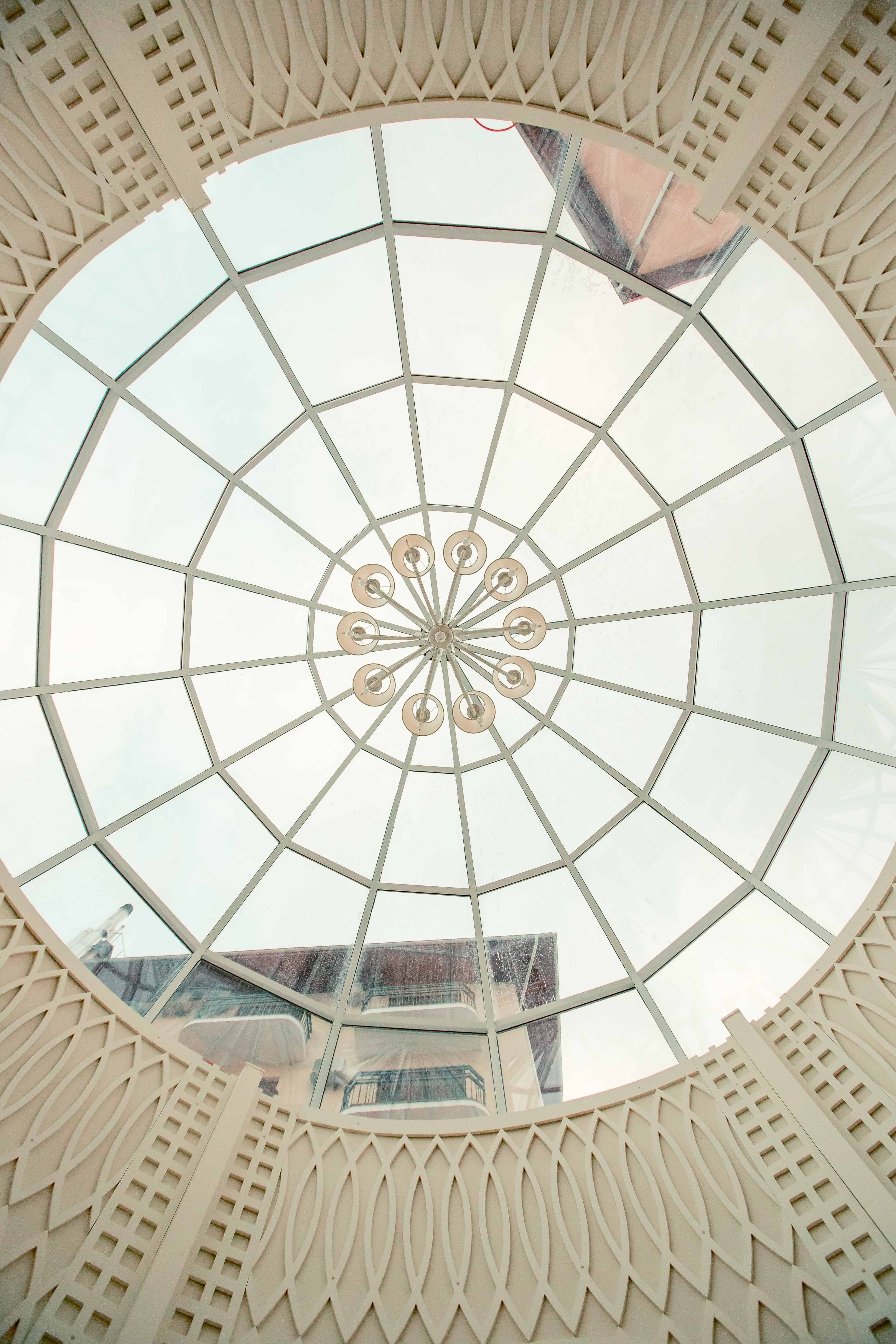 Modern Hotel, Carpathians, Skhidnytsia Photo: Volodymyr Shurubura