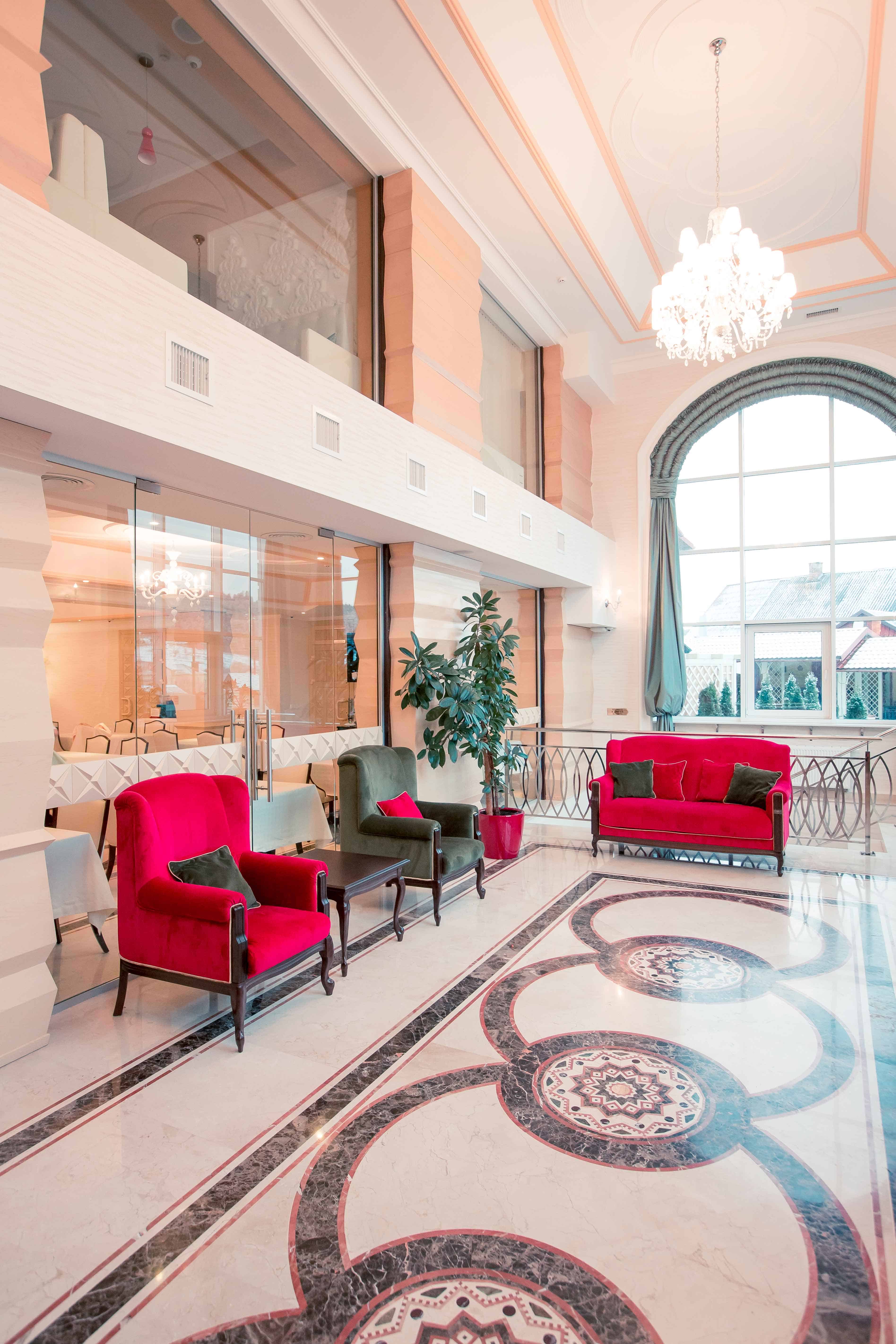 Modern Hotel, Carpathians, Skhidnytsia Photo: Volodymyr Shurubura