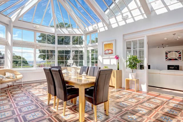 17 Astonishing Dining Sunroom Designs That Everyone Should See 1
