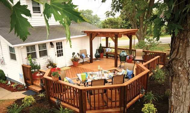 17 Fascinating Backyard Deck Designs That Will Catch Your Eye