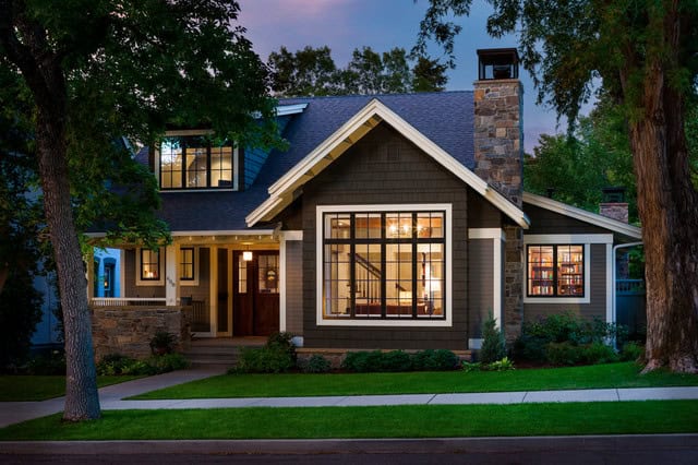 17 Gorgeous Exterior Designs With Traditional Charm 11