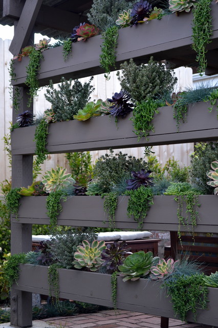 17 Stunning Vertical Garden Designs That Are Worth Seeing